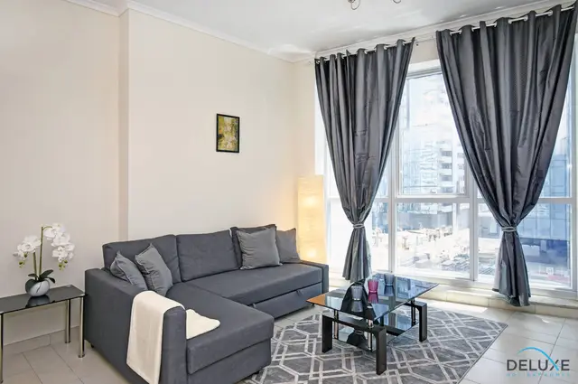 Steps Away From the Beach & Entertainment Hubs 1-Bedroom Unit — Dubai Marina