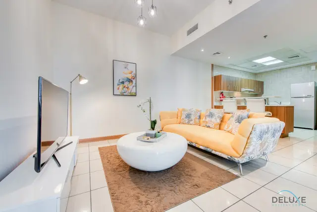 Bright 1-Bedroom at Sulafa Tower — Dubai Marina