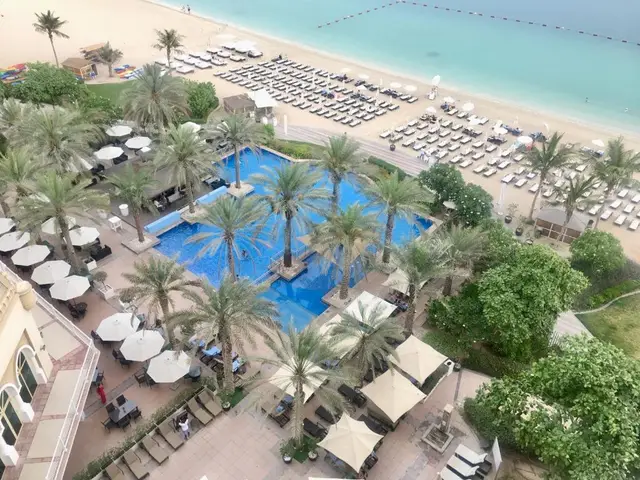 Lively 1-Bedroom at Al Nabat Shoreline — Palm Jumeirah
