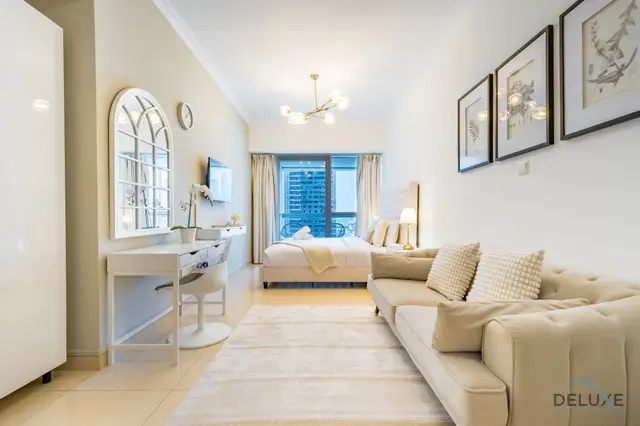 Charming Studio in Saba 3, Jumeirah Lake Tower — Jumeirah Lake Towers