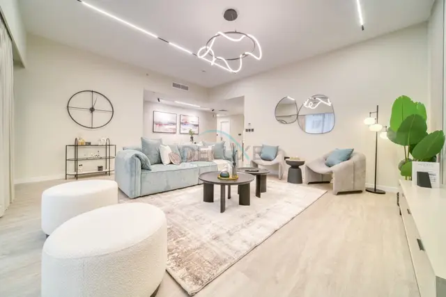 High-Floor 2-Bedroom, Just a Stone’s Throw from the Tram — Jumeirah Beach Residence